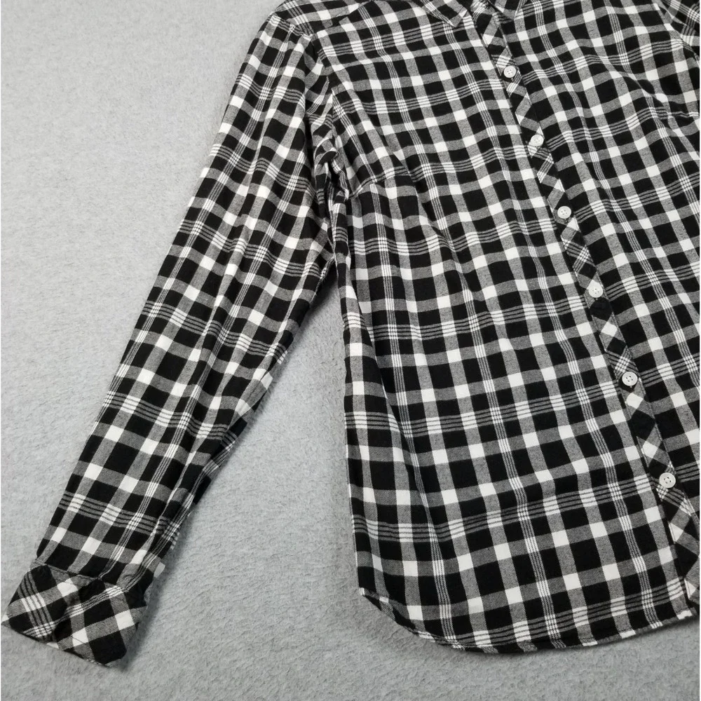 Croft & Barrow Button Up Shirt Women's Medium M Black White Plaid Flannel Cotton